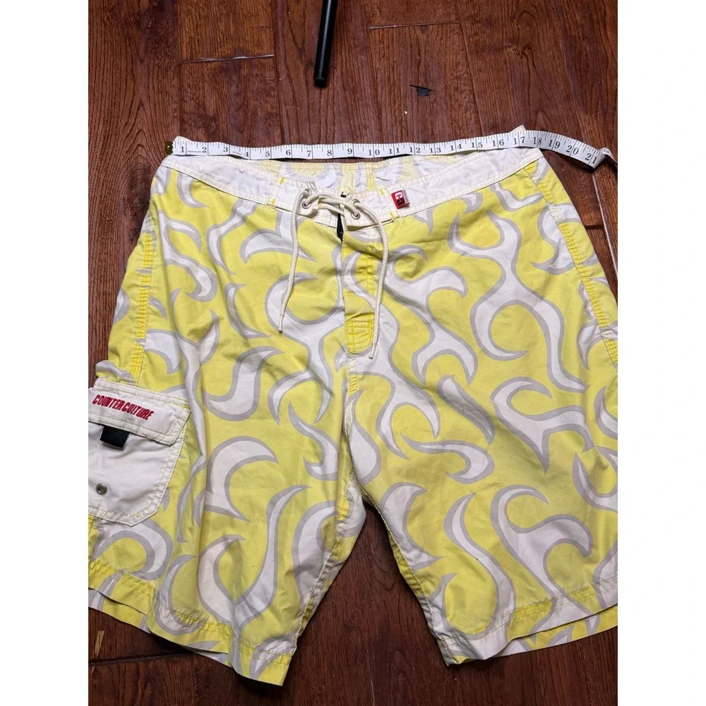 Counter Culture Mens Yellow White Flame‎ Print Board Swim Trunks Size 34-35